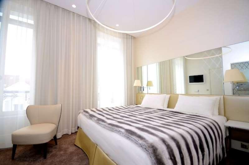 Le Cesar Hotel Προβέν Δωμάτιο φωτογραφία